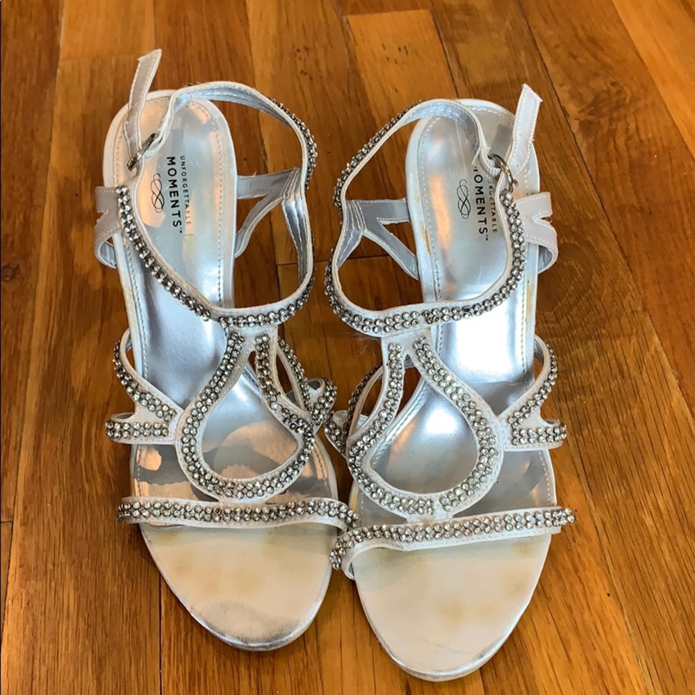 Unforgettable moments bridal sandals